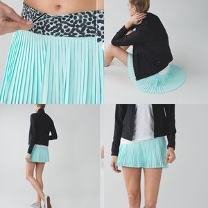 Lululemon Pleat to Street Tranquil Blue/Blk Skort